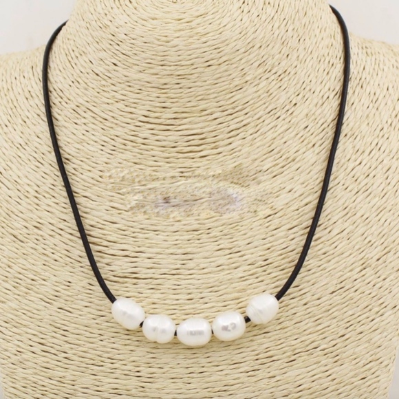 2 Leather Pearl Necklaces Brown &Black NWT - Picture 3 of 4